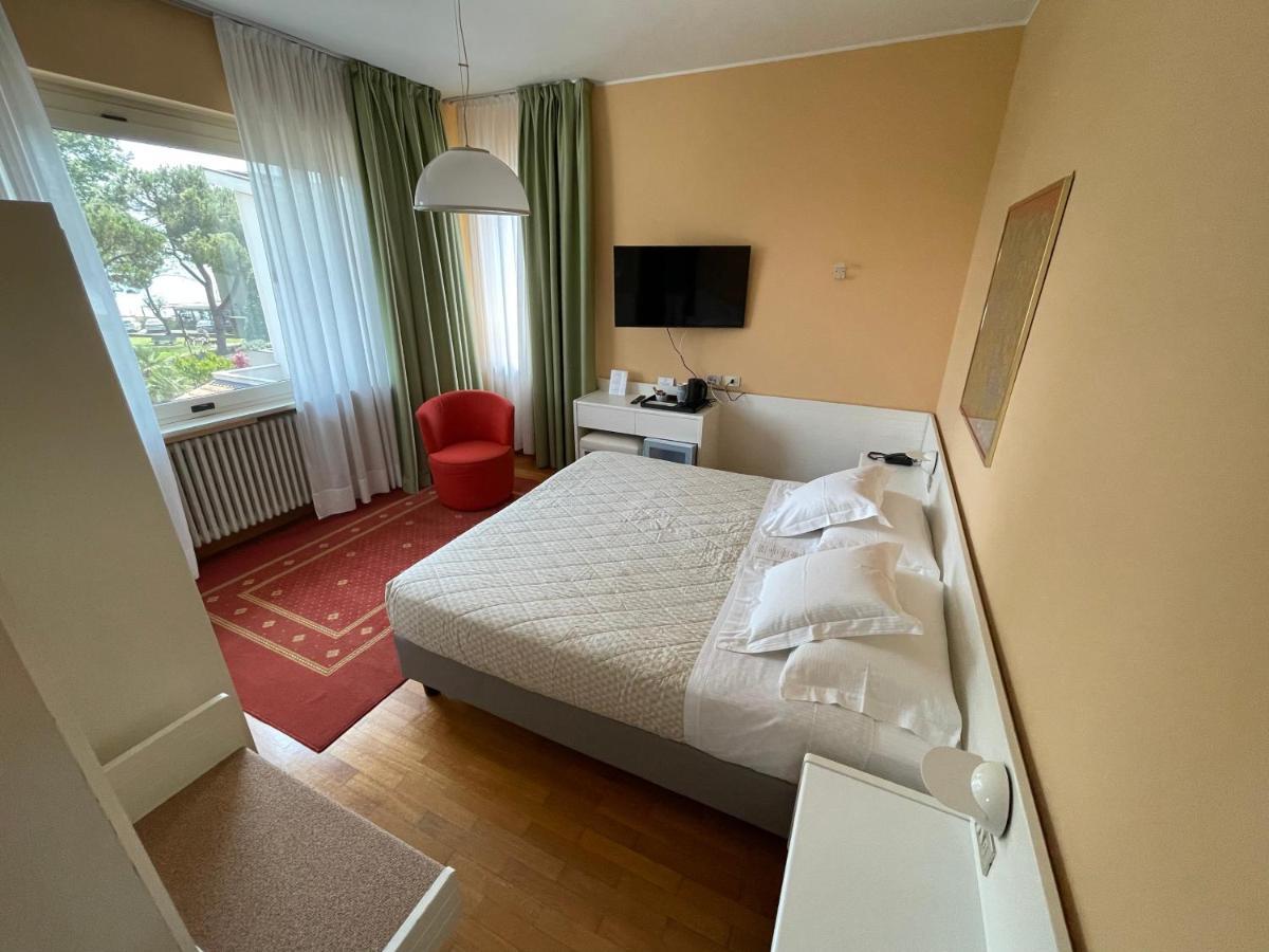 Le Petit Du Lac Sirmione Habitación foto