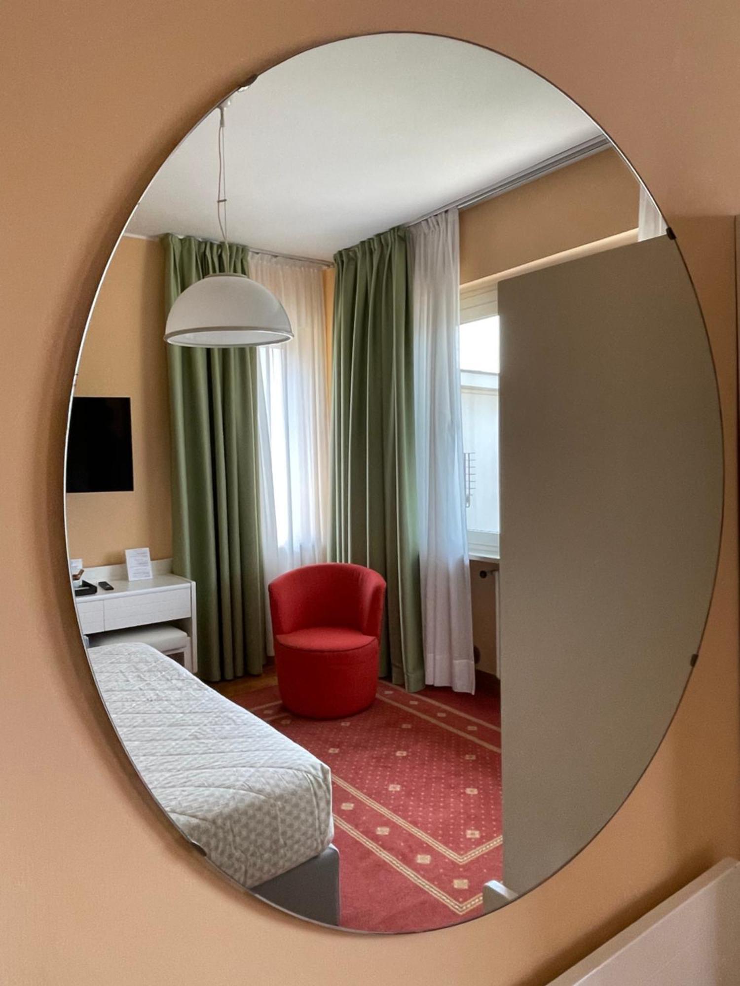 Le Petit Du Lac Sirmione Habitación foto