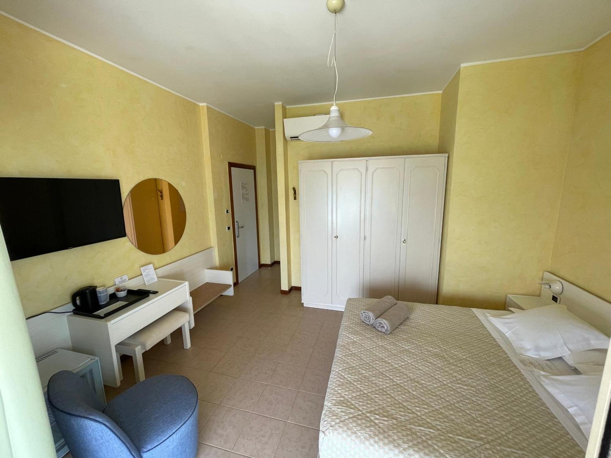Le Petit Du Lac Sirmione Habitación foto